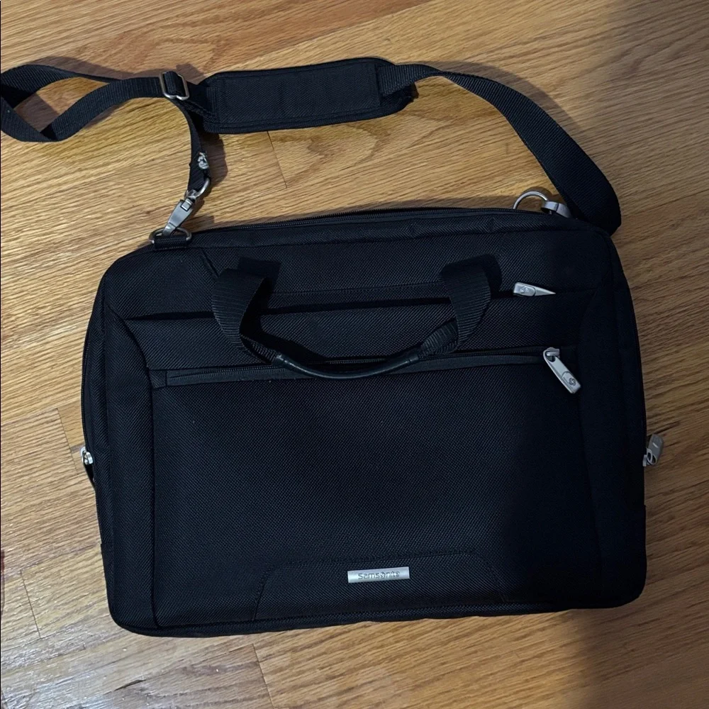 Samsonite Black fits up to 15.6 Laptop Bag (unisex)
